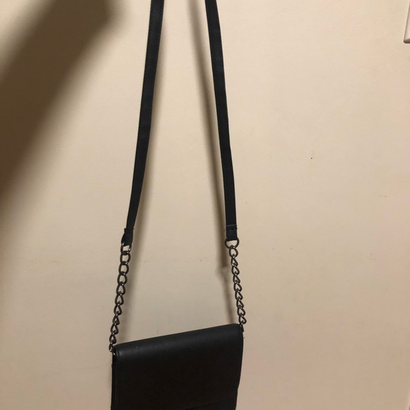 FREE WITH $40 purchase! Small black purse - Picture 3 of 8